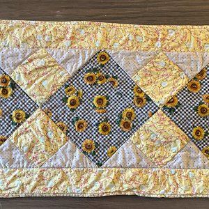 Vintage Sunflower Print Table Runner Handmade Machine Quilted 43.5 x17.5 inches
